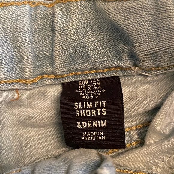 Boys H&M Distressed Short w/Adjustable Waist - Picture 2 of 5